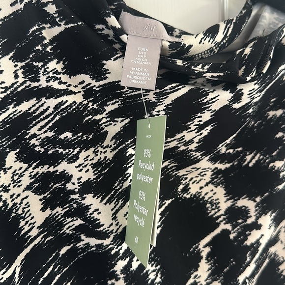 🤍🖤 SOLD OUT H&M RUCHED BODYCON DRESS SIZE SMALL 🖤🤍 - Picture 6 of 7